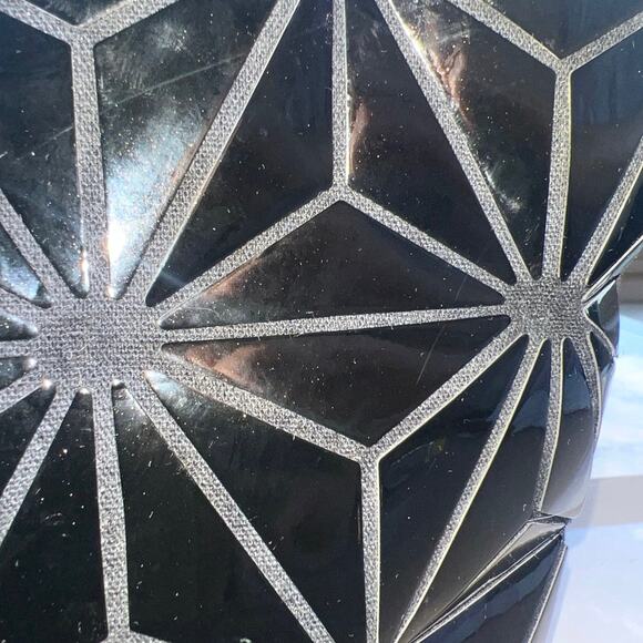 Medium Size Geometric Design Black - Picture 6 of 16